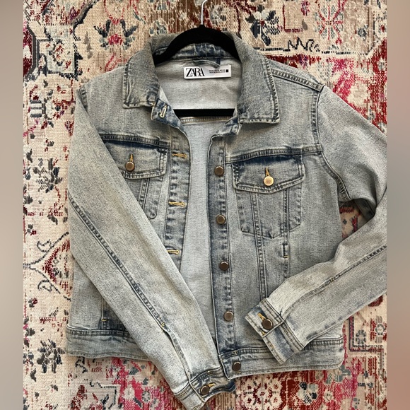 Zara waist-length jean jacket size XL fits like a medium - Picture 1 of 5